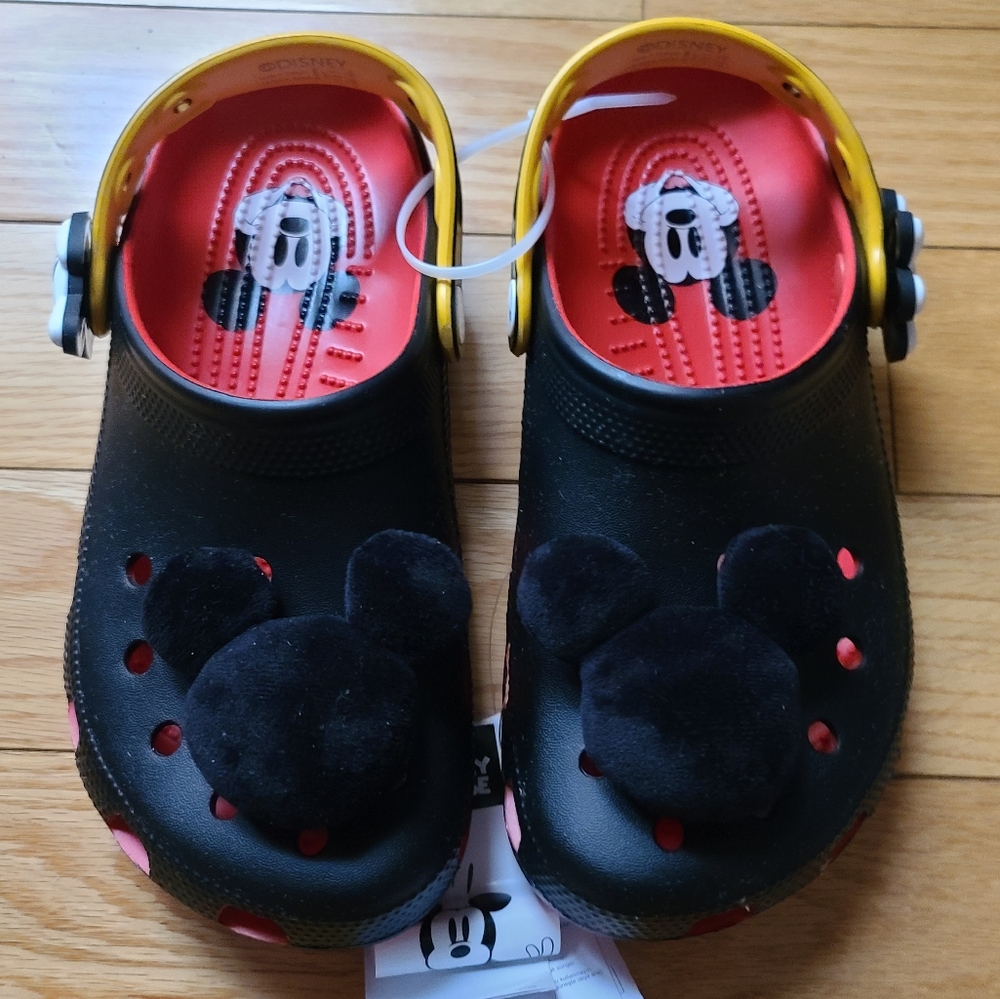 Crocs Disney Mickey Mouse Classic Clog, M5/W7, Black/ Red